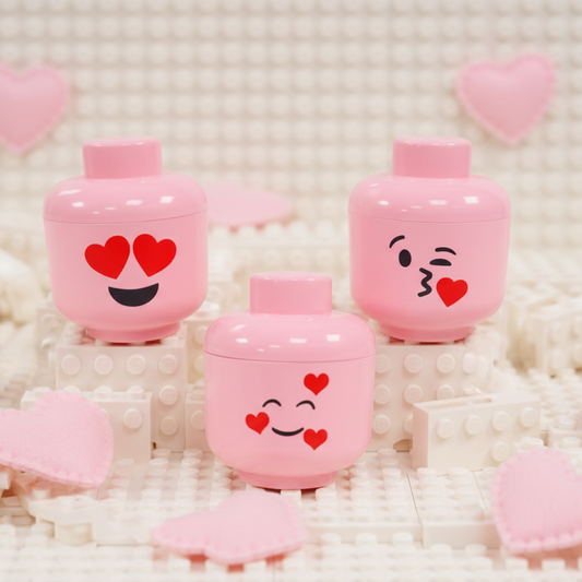 Cabeza tipo Lego Emoji Corazones - 17 x 20 cm